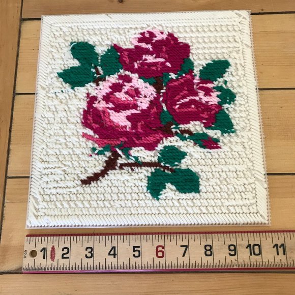 Needlepoint Rose Bouquet Plastic Canvas Placemat or Wall Hanging 10.5" Square - Picture 3 of 3